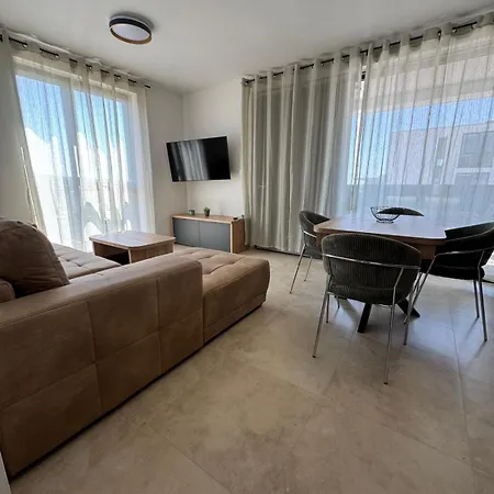 Mukalba E4 Prvi Kat Apartman *